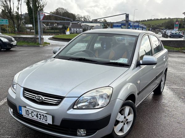 Kia Rio Saloon, Petrol, 2010, Silver