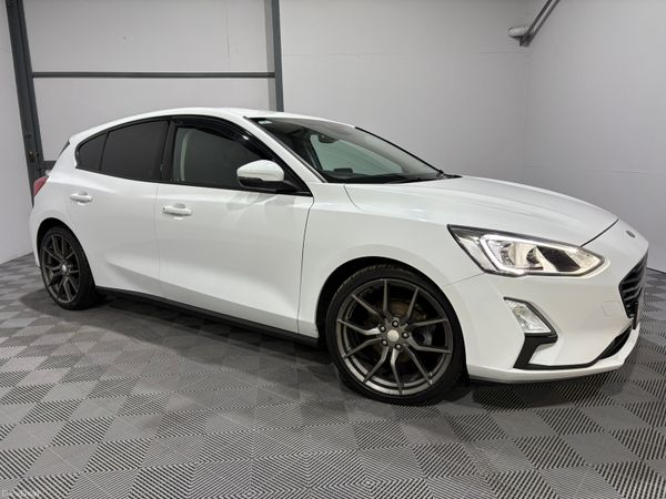 Ford Focus Hatchback, Petrol, 2018, White