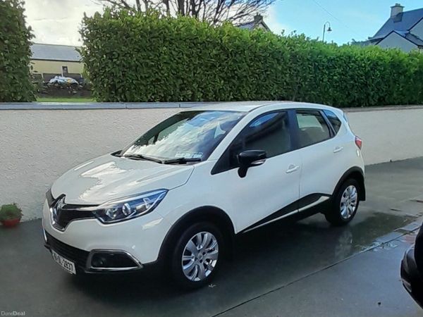 Renault Captur Hatchback, Diesel, 2016, Yellow