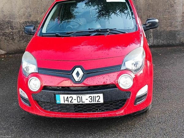 Renault Twingo Hatchback, Petrol, 2014, Red