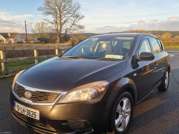 Kia Ceed Hatchback, Petrol, 2012, Black