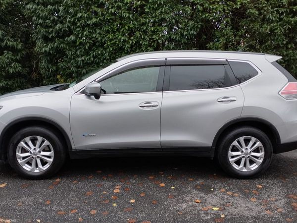 Nissan X-Trail SUV, Petrol Hybrid, 2016, Silver