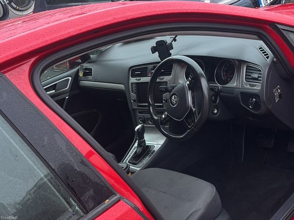 Volkswagen Golf Hatchback, Petrol, 2014, Red