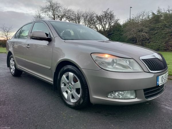 Skoda Octavia Hatchback, Diesel, 2010, Beige