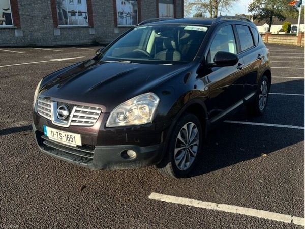 Nissan Qashqai Hatchback, Diesel, 2011, Purple