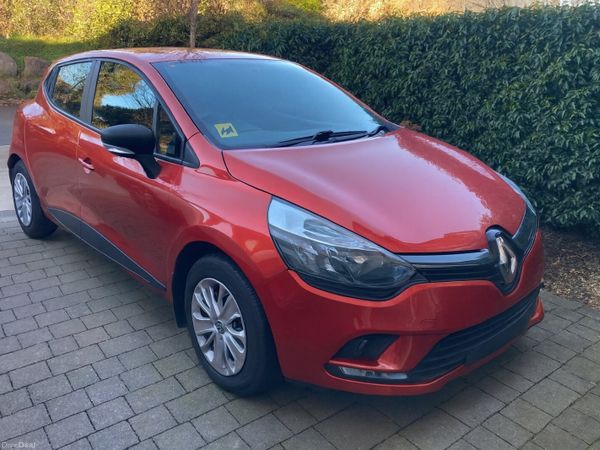 Renault Clio Hatchback, Petrol, 2016, Red