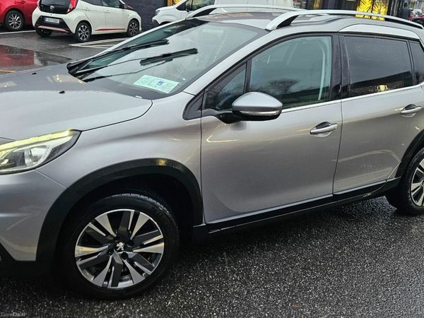 Peugeot 2008 Hatchback, Petrol, 2017, Grey