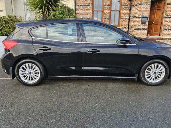 Ford Focus Hatchback, Petrol, 2021, Black