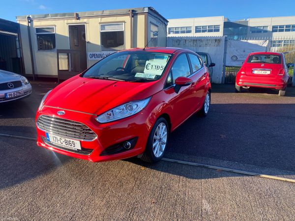 Ford Fiesta Hatchback, Petrol, 2017, Red