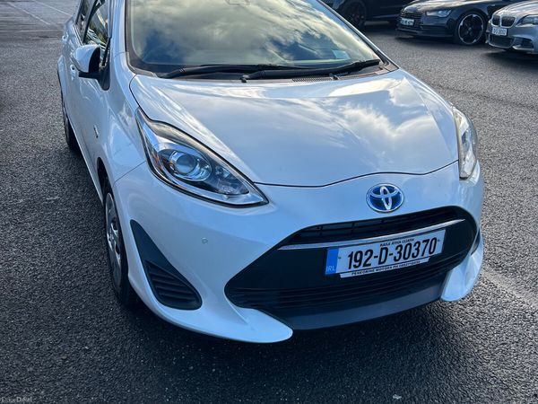 Toyota Aqua Hatchback, Petrol Hybrid, 2019, White
