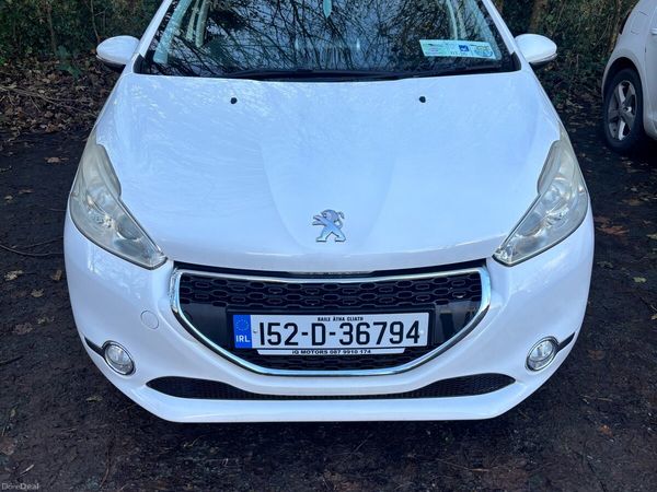 Peugeot 208 Hatchback, Petrol, 2015, White