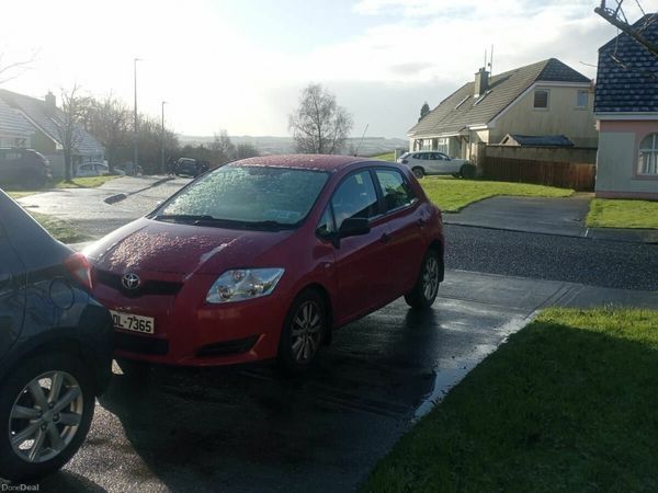 Toyota Auris Hatchback, Diesel, 2007, Red