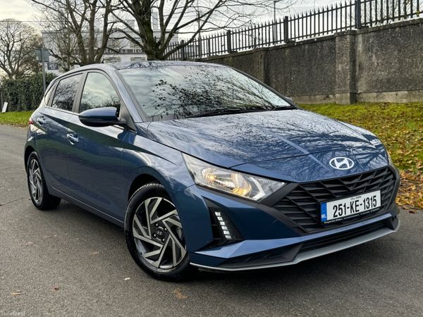 Hyundai i20 Hatchback, Petrol, 2025, Blue