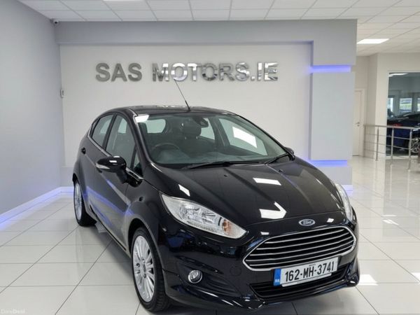 Ford Fiesta Hatchback, Petrol, 2016, Black