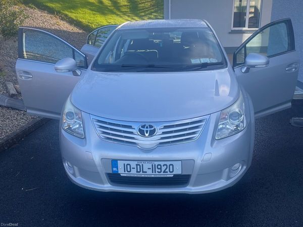 Toyota Avensis Saloon, Petrol, 2010, Silver