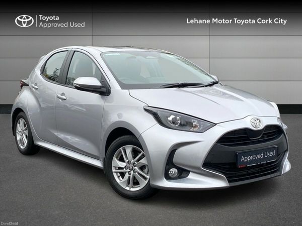 Toyota Yaris Hatchback, Petrol Hybrid, 2025, Silver