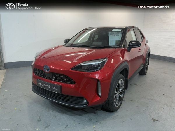 Toyota Yaris Cross Hatchback, Petrol Hybrid, 2022, Red