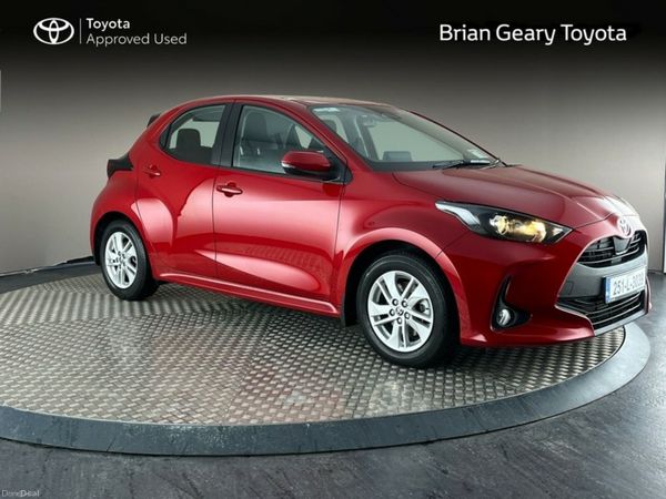 Toyota Yaris Hatchback, Petrol Hybrid, 2025, Red