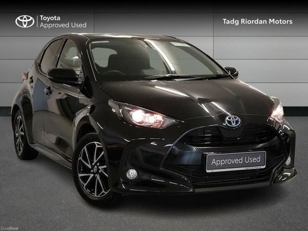 Toyota Yaris Hatchback, Petrol Hybrid, 2024, Black