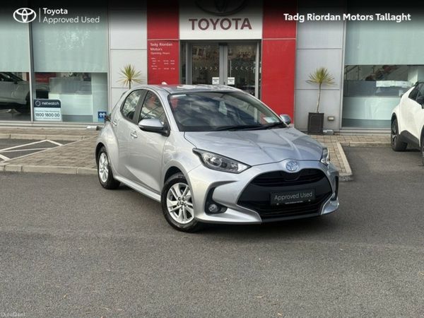 Toyota Yaris Hatchback, Petrol Hybrid, 2025, Silver