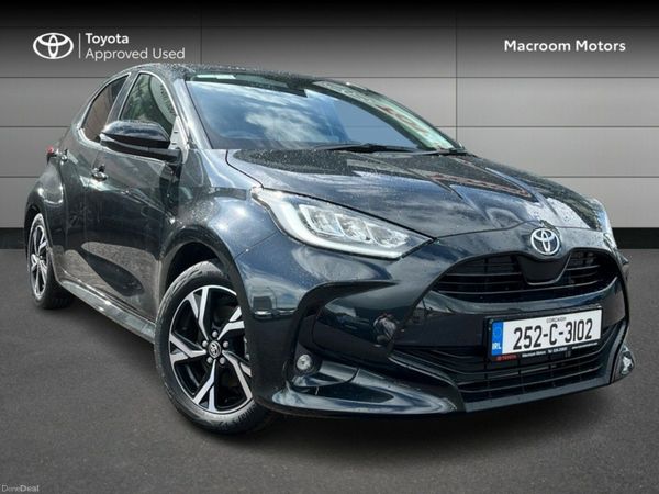 Toyota Yaris Hatchback, Petrol Hybrid, 2025, Black
