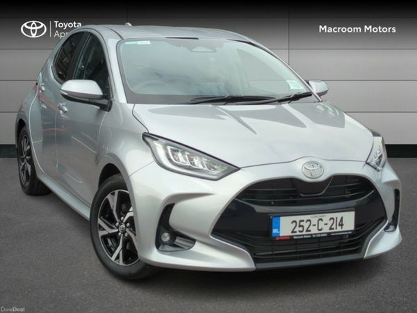 Toyota Yaris Hatchback, Petrol Hybrid, 2025, Silver