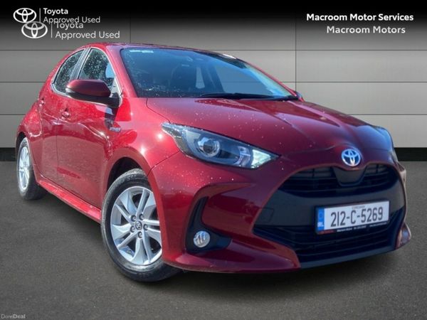 Toyota Yaris Hatchback, Petrol Hybrid, 2021, Red