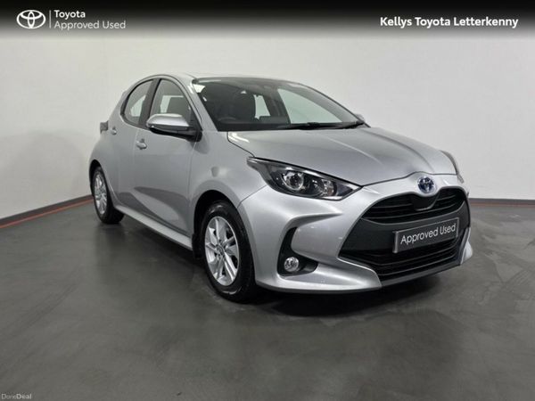 Toyota Yaris Hatchback, Petrol Hybrid, 2023, Silver
