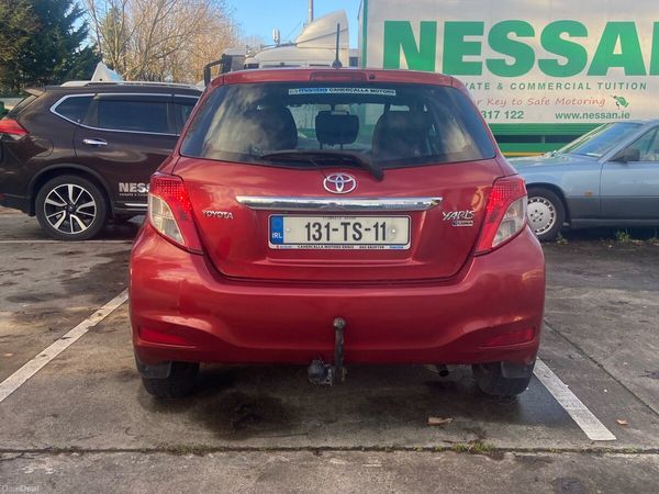 Toyota Yaris Hatchback, Petrol, 2013, Red