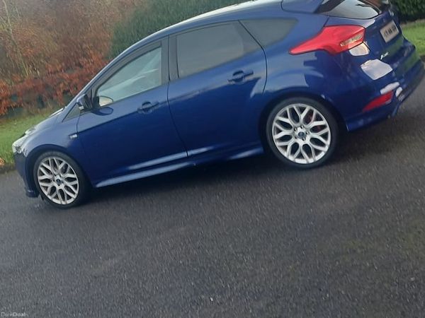 Ford Focus Hatchback, Petrol, 2017, Blue