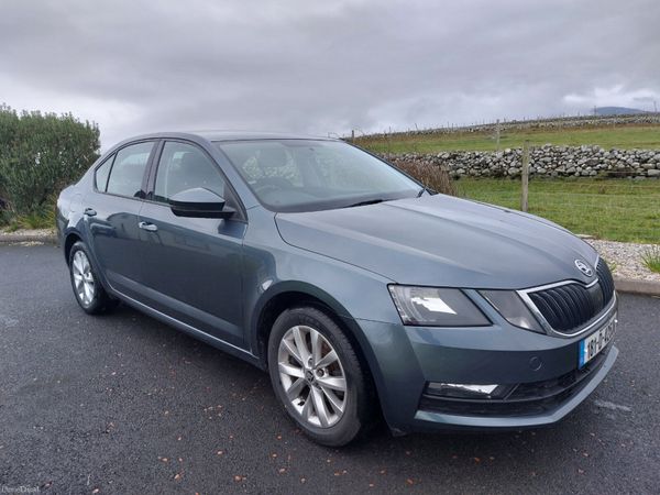 Skoda Octavia Saloon, Diesel, 2018, Grey