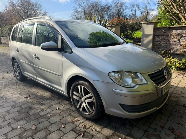 Volkswagen Touran MPV, Diesel, 2010, Silver