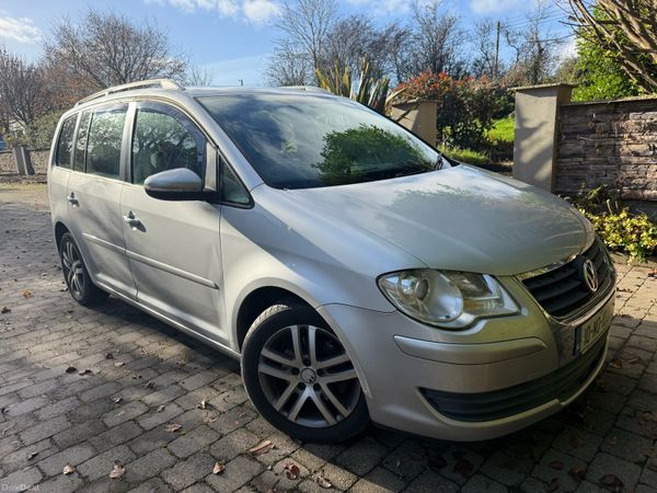 Volkswagen Touran MPV, Diesel, 2010, Silver