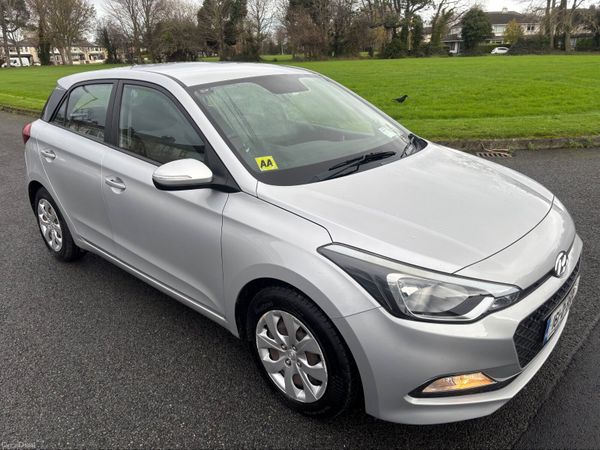 Hyundai i20 Hatchback, Petrol, 2016, Silver