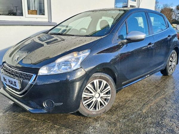 Peugeot 208 Hatchback, Diesel, 2014, Black