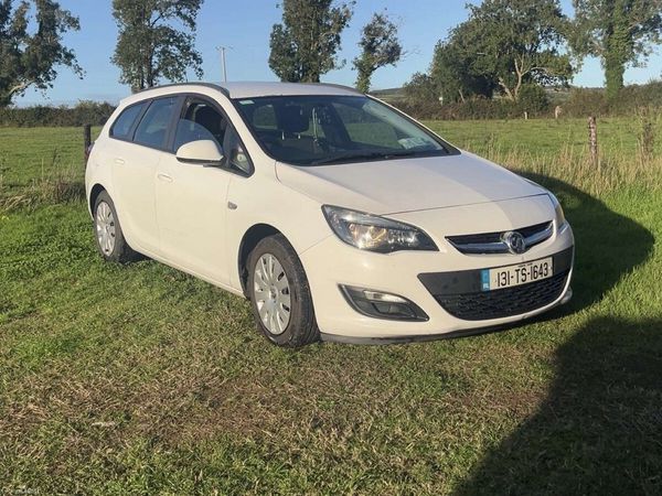 Vauxhall Astra Estate, Diesel, 2013, White