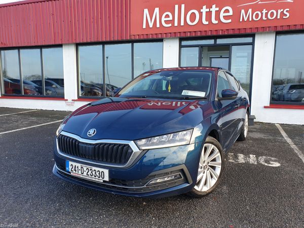 Skoda Octavia Saloon, Petrol Hybrid, 2024, Blue