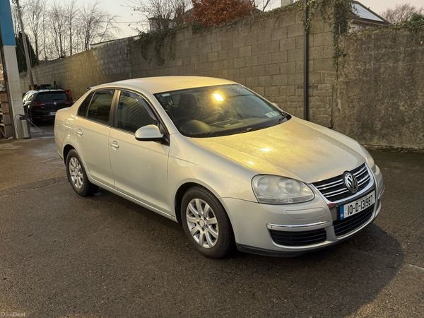 Volkswagen Jetta Saloon, Diesel, 2010, Silver