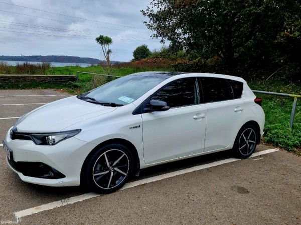 Toyota Auris MPV, Petrol Hybrid, 2017, White