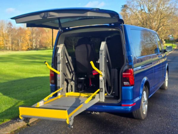 Volkswagen Transporter Minibus, Diesel, 2022, Blue