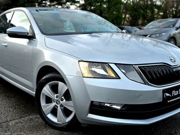 Skoda Octavia Hatchback, Petrol, 2019, Silver