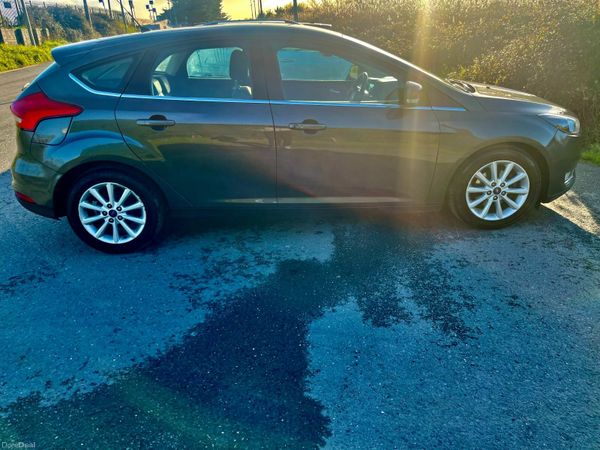 Ford Focus Hatchback, Petrol, 2017, Grey