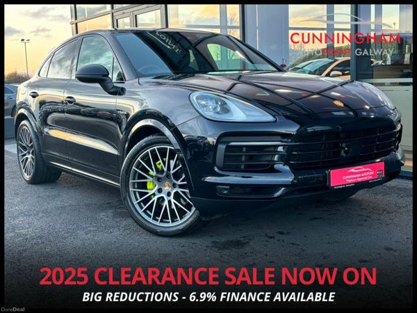 Porsche Cayenne SUV, Petrol Plug-in Hybrid, 2022, Black