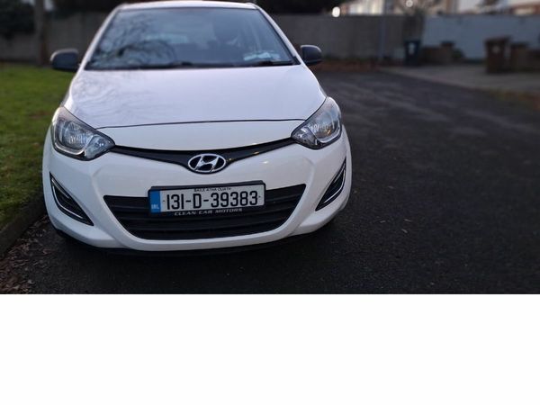 Hyundai i20 Hatchback, Petrol, 2013, White