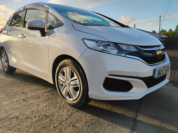 Honda Fit Hatchback, Petrol, 2018, White