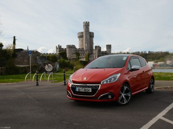 Peugeot 208 Hatchback, Petrol, 2016, Orange