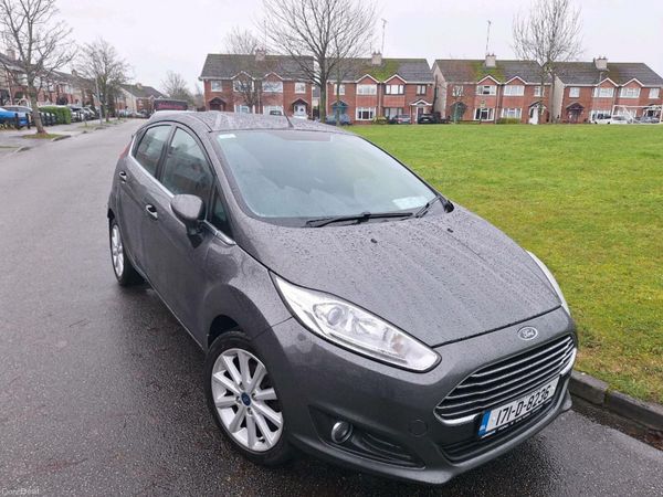Ford Fiesta Hatchback, Petrol, 2017, Grey