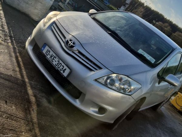 Toyota Auris Hatchback, Diesel, 2010, Silver