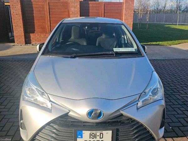 Toyota Vitz Hatchback, Petrol Hybrid, 2019, Silver