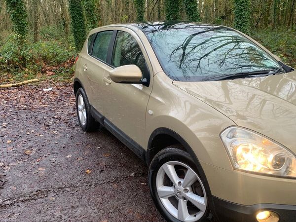 Nissan Qashqai Hatchback, Petrol, 2008, Gold